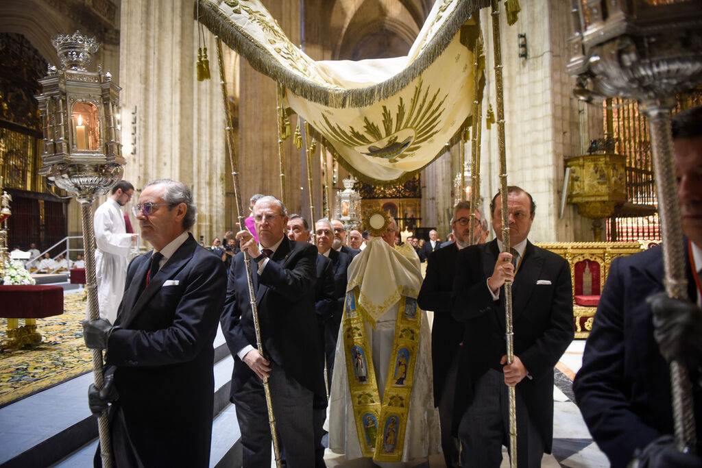 Photographies d'une Fête-Dieu inhabituelle à Séville