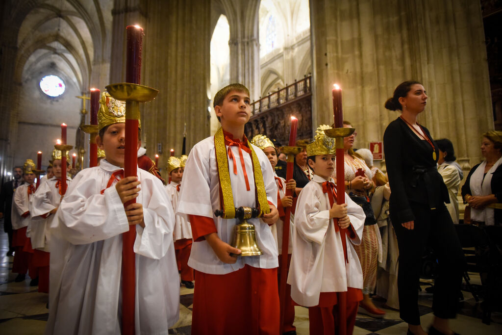 Photographies d'un inhabituel Corpus Christi à Séville