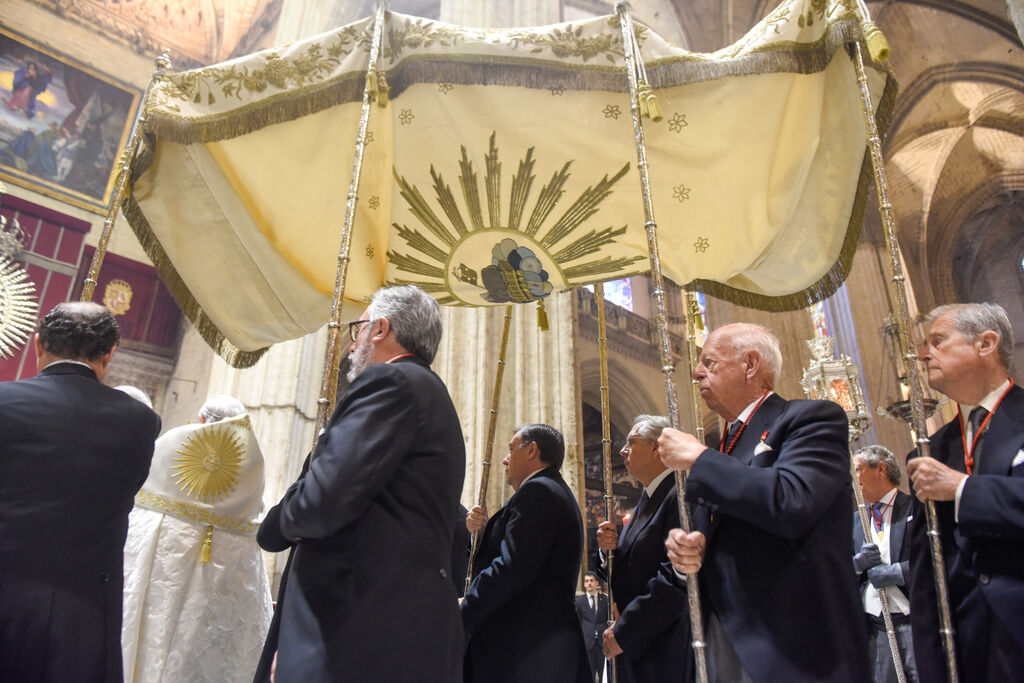 Photographies d'une Fête-Dieu inhabituelle à Séville